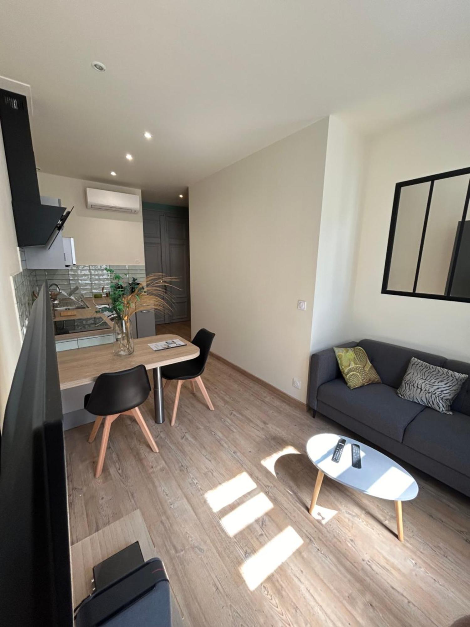 L Oustalet Apartment กัสเตลโนดารี ภายนอก รูปภาพ